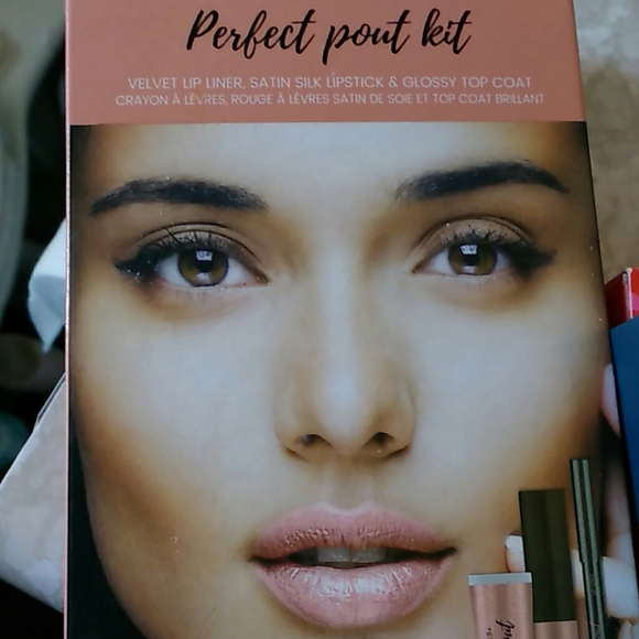 NWOT Perfect Pout Kit - Picture 5 of 5